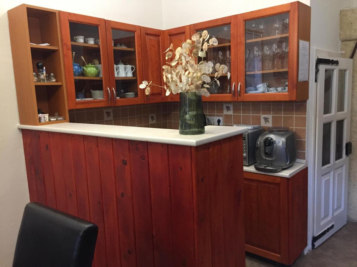 Kikerics Vendeghaz Bed & Breakfast Villany Bagian luar foto